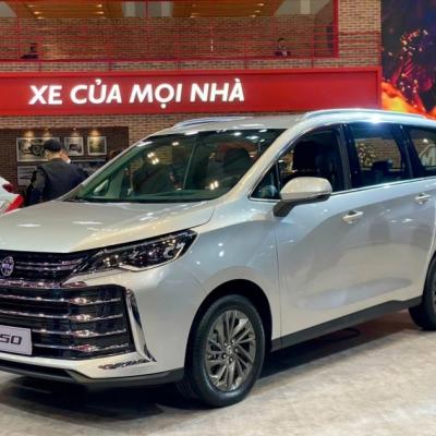 Phân khúc xe đa dụng cỡ nhỏ 5 + 2 chỗ giá rẻ hiện có rất nhiều hãng tham gia và cạnh tranh quyết liệt.