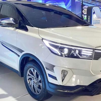 Xem trước Toyota Innova 2025 bản thuần điện: Mạnh gần 180 mã lực, có 'cần số' điện tử, ghế ngồi thương gia