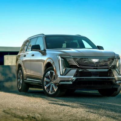 Cadillac Escalade có bản kéo dài nhất lịch sử: Hàng 3 thoải mái cho cả người lớn, cốp khủng hơn, mạnh 750 mã lực, 740km/sạc