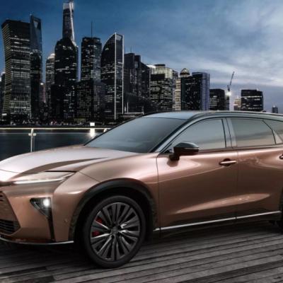 Toyota Crown thêm bản Estate, giá từ 42.900 USD