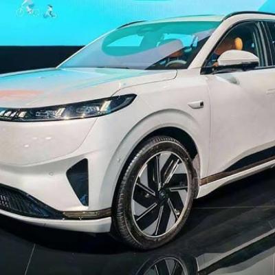 Ông trùm xe tải nổi tiếng ở VN có SUV mới: Giá quy đổi chỉ bằng 1 nửa Santa Fe