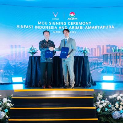 VINFAST VÀ PT ARIMBI AMARTAPURA KÝ BIÊN BẢN GHI NHỚ PHÁT TRIỂN 22 CỬA HÀNG VINFAST TẠI INDONESIA