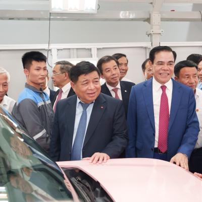 VINFAST KHÁNH THÀNH NHÀ MÁY SẢN XUẤT Ô TÔ ĐIỆN TẠI HÀ TĨNH
