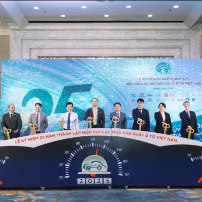 HIỆP HỘI CÁC NHÀ SẢN XUẤT Ô TÔ VIỆT NAM TỔ CHỨC LỄ KỶ NIỆM 25 NĂM THÀNH LẬP