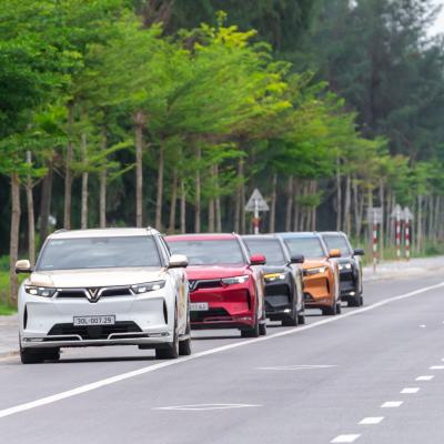 VINFAST LẬP THÊM KỶ LỤC MỚI - BÀN GIAO HƠN 20.000 Ô TÔ TRONG THÁNG 10/2025