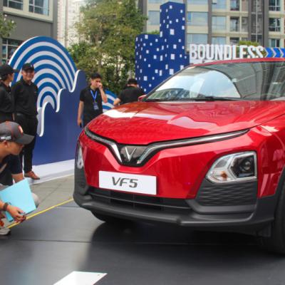 VinFast và Toyota thống trị xe gầm cao cỡ nhỏ tháng 1