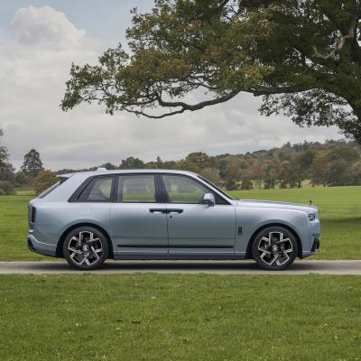 Rolls-Royce Cullinan Daisy phiên bản độc bản của dòng Black Badge Cullinan Series II
