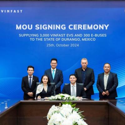 VINFAST VÀ CÔNG ĐOÀN TÀI XẾ DURANGO KÝ MOU VỀ CHUYỂN ĐỔI XANH GIAO THÔNG CÔNG CỘNG TẠI MEXICO