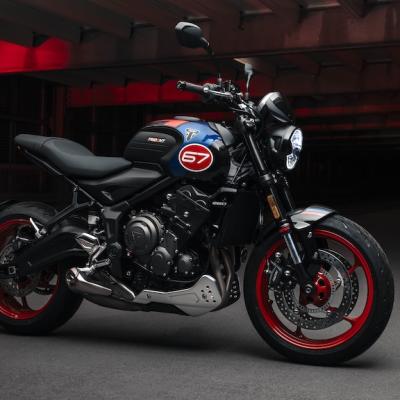 Triumph Trident 660 Triple Tribute ra mắt, dựa trên mẫu xe đua Trident 750 'Slippery Sam'