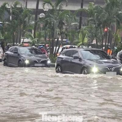 LƯU Ý ĐỂ AN TOÀN LÁI XE Ô TÔ QUA VÙNG NGẬP