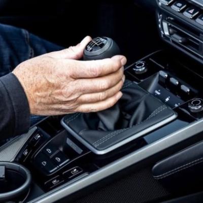 NGHIÊN CỨU MỚI TỪ NHẬT BẢN TIẾT LỘ LÁI XE SỐ SÀN CÓ THỂ GIÚP NÃO BỘ KHỎE HƠN