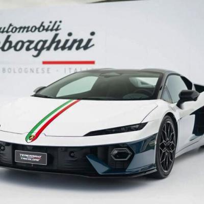 MẪU SIÊU XE TEMERARIO TRICOLORE ĐẾN TỪ NHÀ LAMBORGHINI