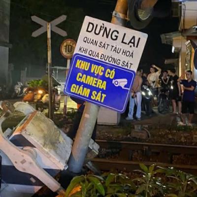 Ô TÔ GẶP NẠN TẠI GIAO CẮT VỚI ĐƯỜNG SẮT: NHỮNG QUY TẮC AN TOÀN KHÔNG THỂ BỎ QUA