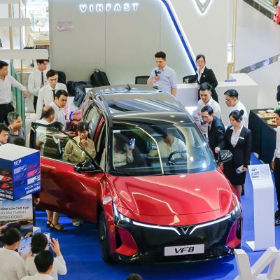 VINFAST VF 8 THẾ HỆ MỚI LẬP KỶ LỤC MỞ BÁN VỚI 12.728 ĐƠN ĐẶT HÀNG CHỈ SAU 8 NGÀY