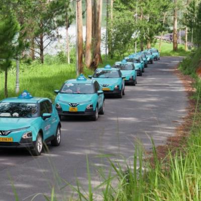 HÃNG TAXI TRUYỀN THỐNG ĐẦU TIÊN CHUYỂN ĐỔI THÀNH TAXI THUẦN ĐIỆN