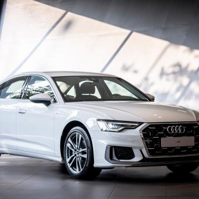 Audi A6 phiên bản mới cùng nhiều nâng cấp dành cho thị trường Việt Nam Audi A6 mới được phân phối với phiên bản S line 40 TFSI. Thiết kế thể thao S line được lấy cảm hứng từ các mẫu xe hiệu năng ca